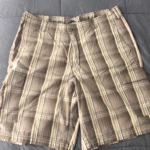 Men’s Tommy Bahama shorts 38 cargo pocket
